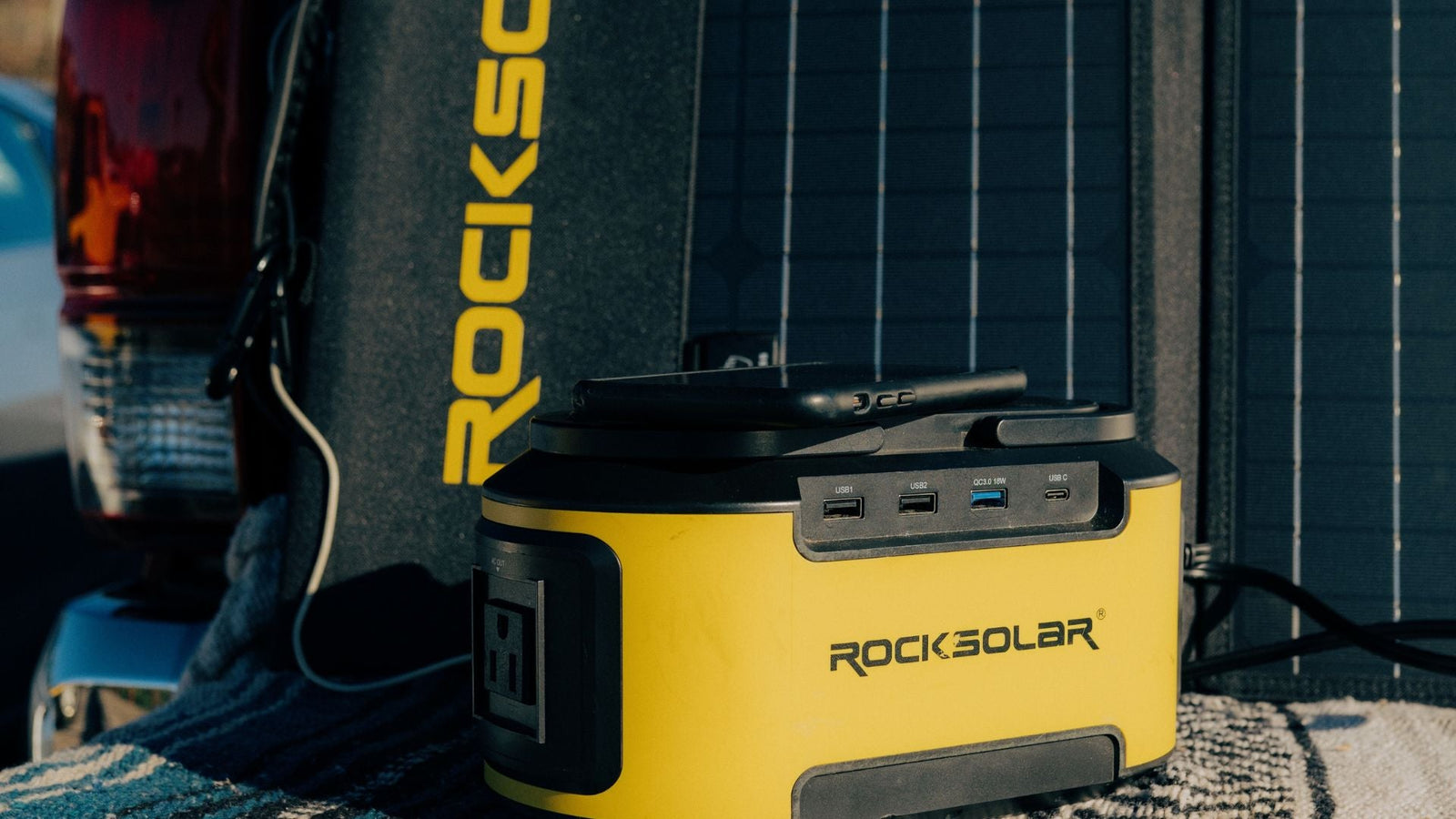Portable Solar Panels vs. Traditional Power Banks: Which is Right for You?