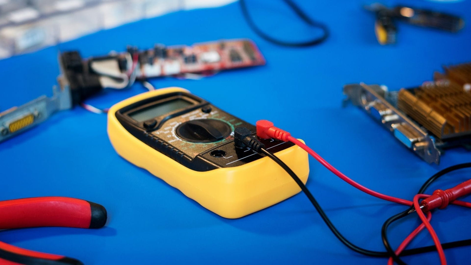 Why Choose LiFePO4 Battery Over Lithium Ion? A Detailed Comparison