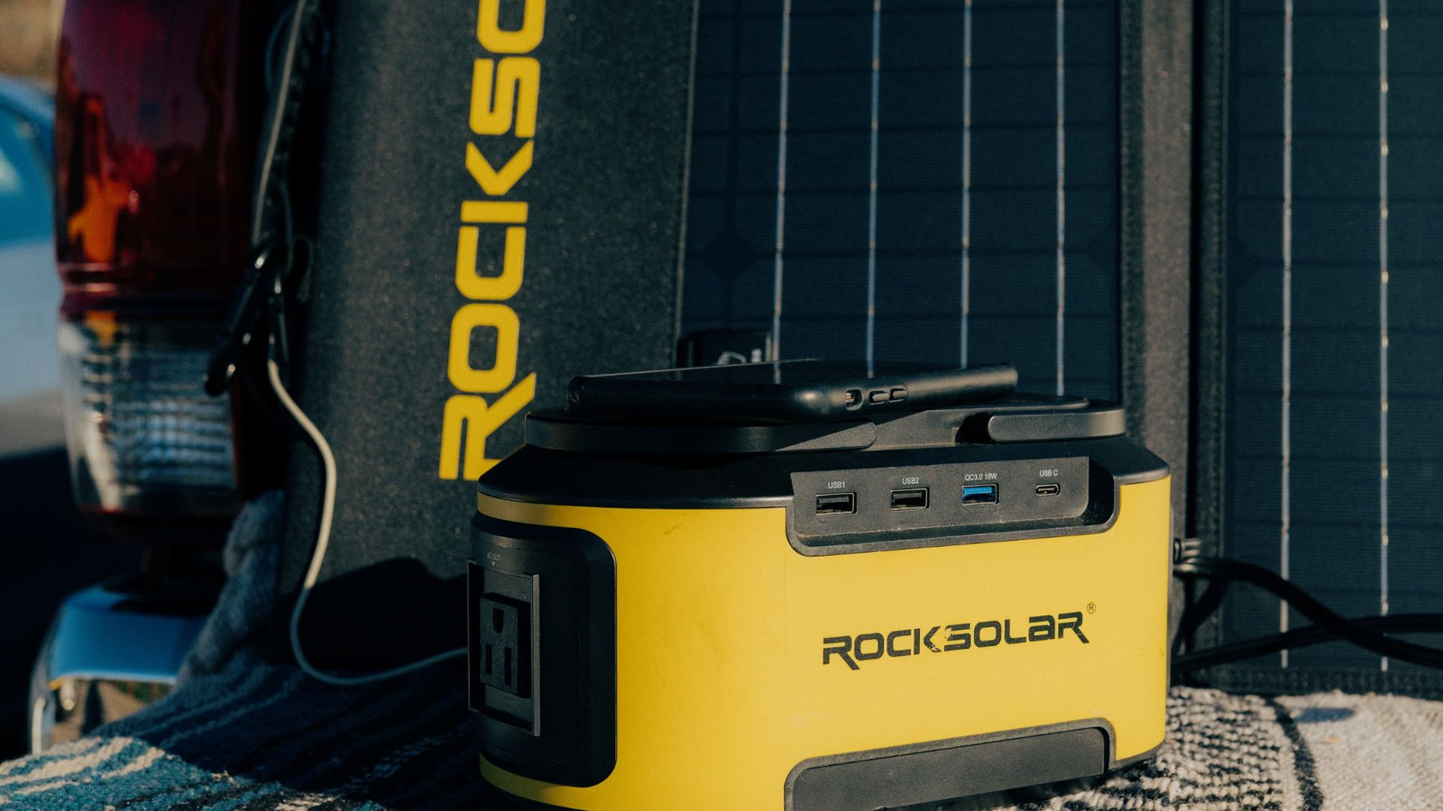 Portable Solar Panels vs. Traditional Power Banks: Which is Right for You?